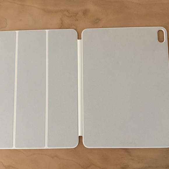 Apple Smart Folio for iPad 10th generation - Picture 2 of 5